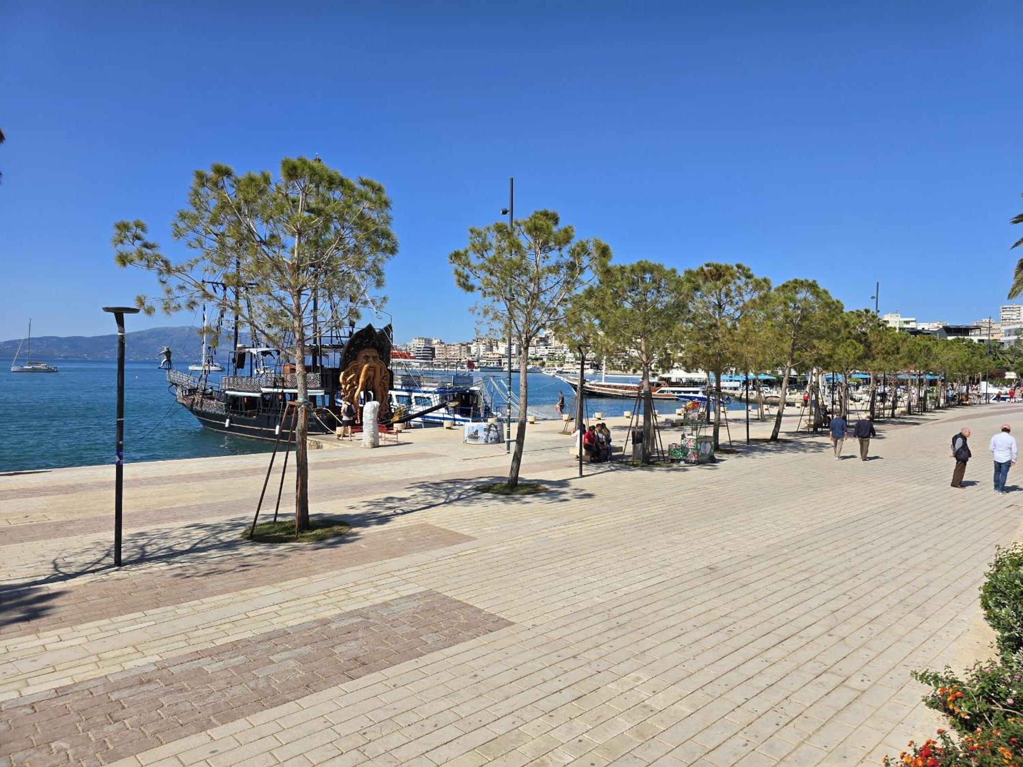 Saint Tropez Apartment Sarandë Exteriör bild